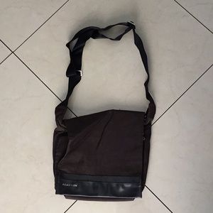 Kenneth Cole bag